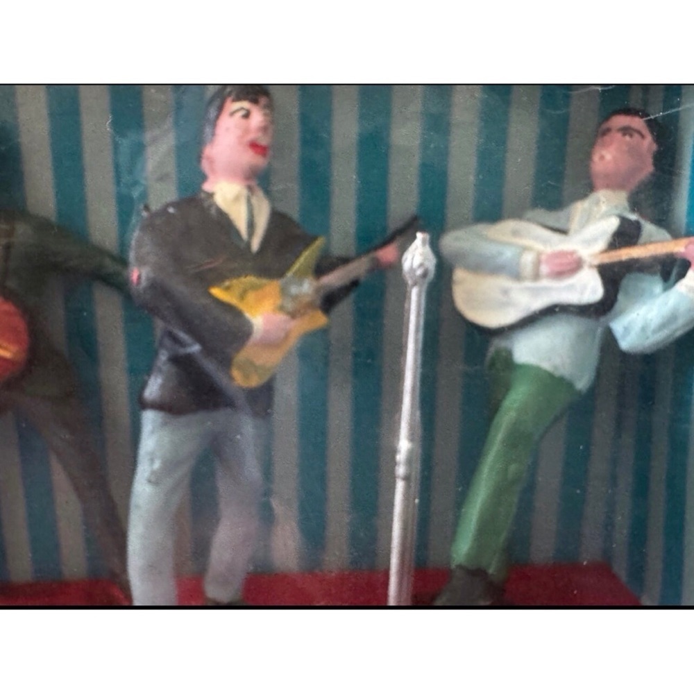 Vintage 60’s  “Beatles” Swingers Cake Toppers, Music Set, Original Box - Picture 3 of 9